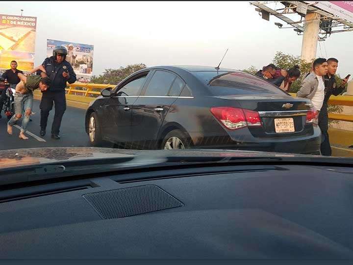 Reportan balacera en Circuito Interior; hay tres detenidos