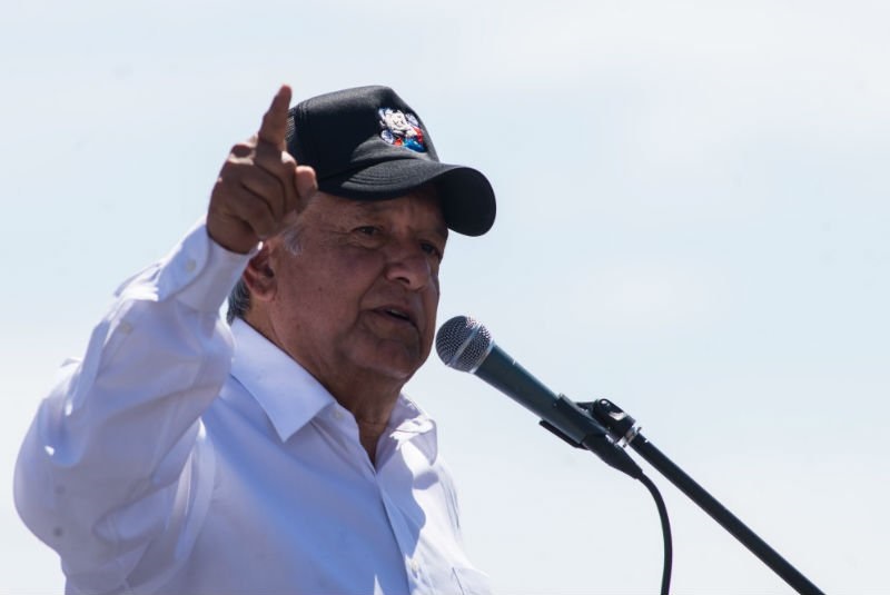 Pide López Obrador frenar “guerra sucia” en su contra