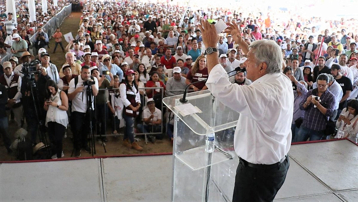 Plantea AMLO cuidar que Facebook y Twitter no se utilicen para hacer fraudes electorales