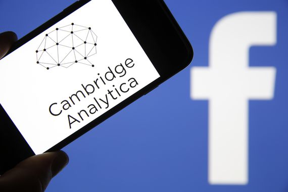 ¿Tus datos de Facebook fueron compartidos  con Cambridge Analytica?