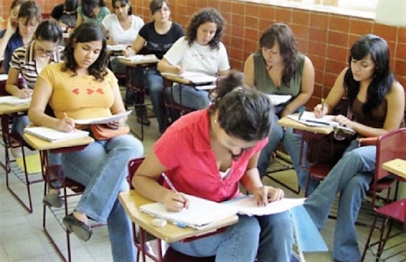 Proponen senadores Reformar la Constitución para mejorar educación y garantizar becas a estudiantes