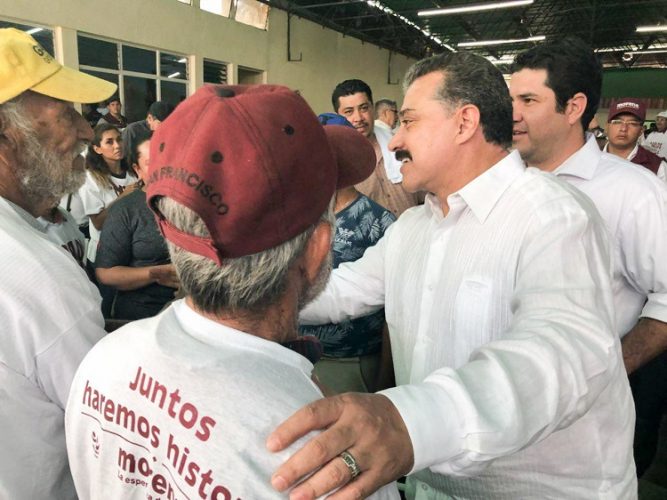 Carlos Lomelí apoyará a industriales de Ocotlán