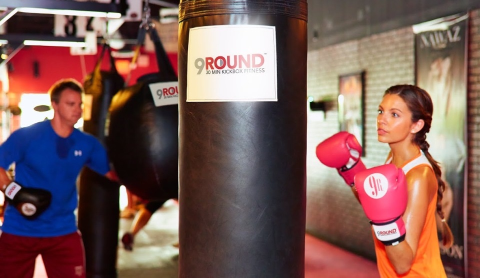 Combate 9Round obesidad con kickboxing y box, sin contacto físico