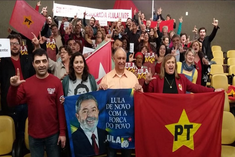 Lula da Silva lanza precandidatura presidencial desde prisión