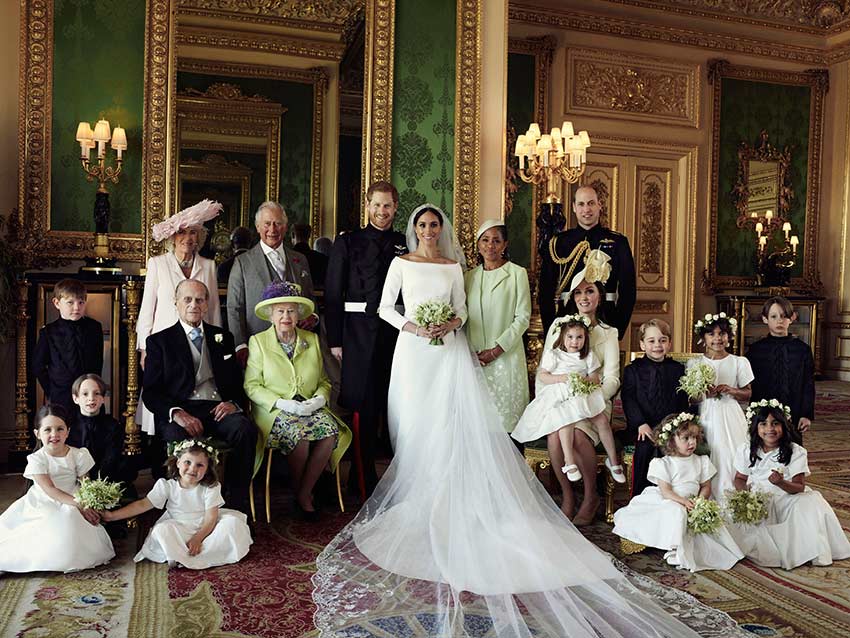 Realeza británica comparte fotos familiares de la boda de Harry y Meghan