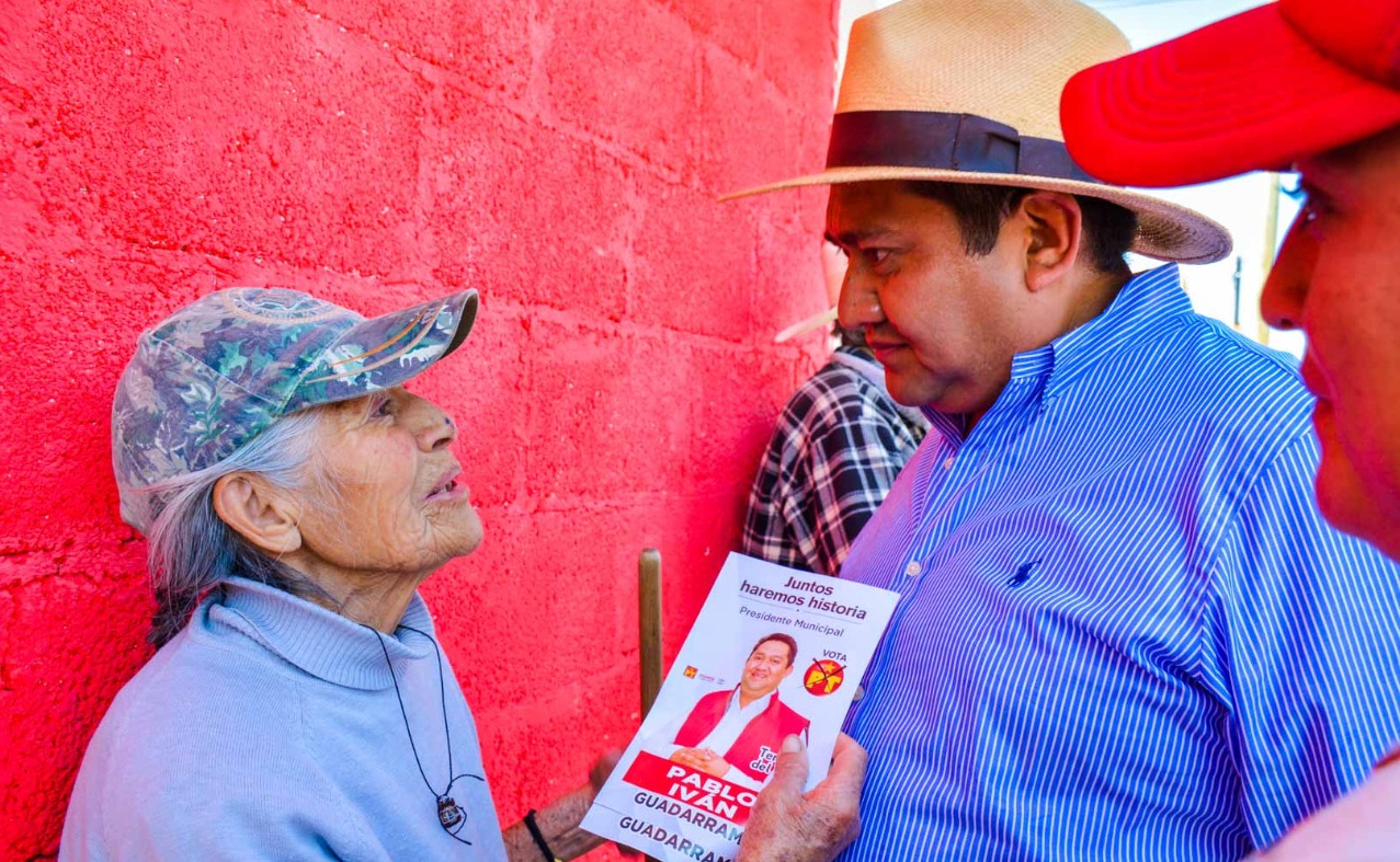 Jajalpa recibe entre porras y aplausos a Pablo Iván