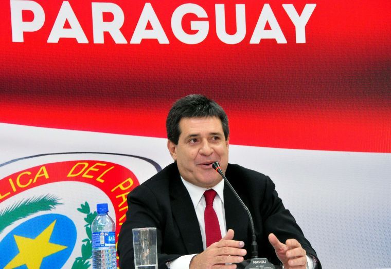 Horacio Cartes renuncia a la presidencia de Paraguay