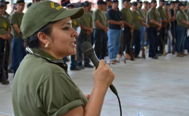 Nestora Salgado acusa a Meade de difamarla al llamarla secuestradora