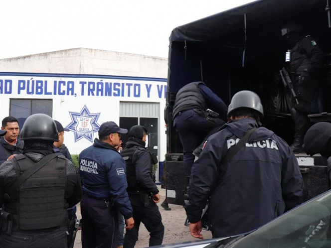 Trasladan a penal de Tepexi a 136 policías de San Martín Texmelucan