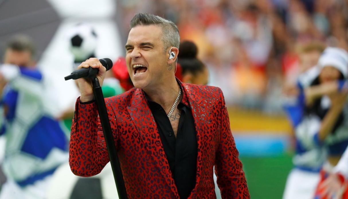 Robbie Williams causó polémica en la inauguración del Mundial Rusia 2018