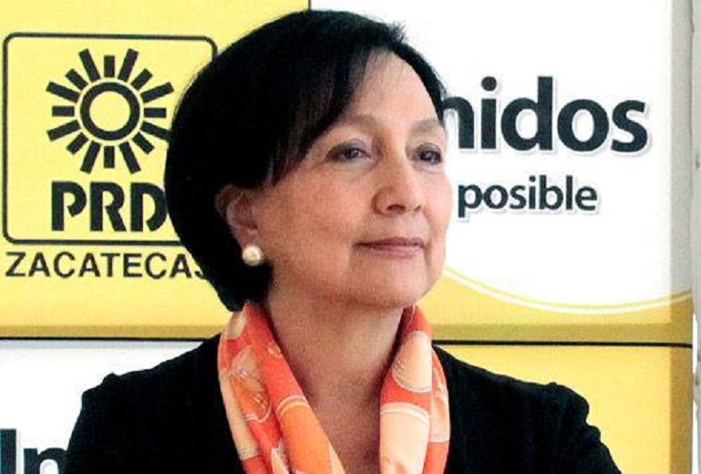 Renuncia Amalia García al PRD