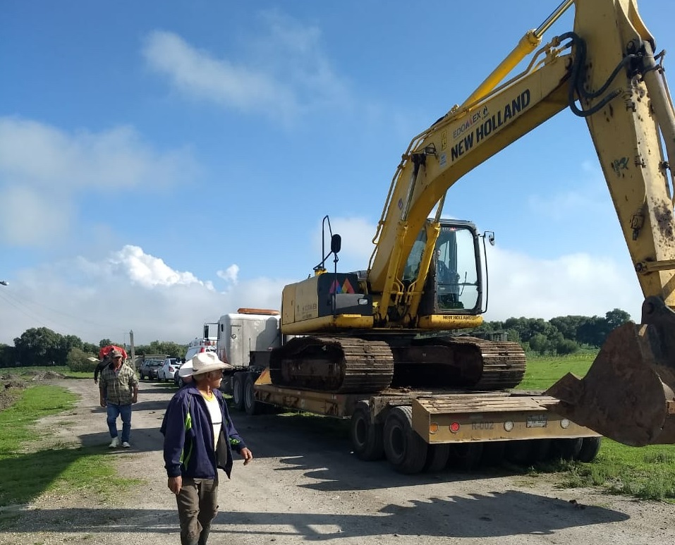 Suma CAEM, personal y maquinaria para reforzar bordo del Río Bóximo en Jiquipilco