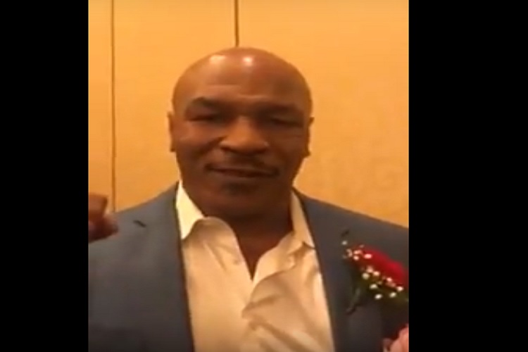 Mike Tyson y padre de “Checo” Pérez muestran su apoyo a AMLO