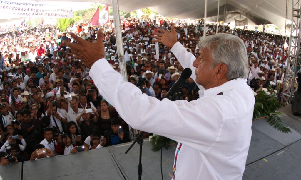 No estamos construyendo una dictadura: AMLO