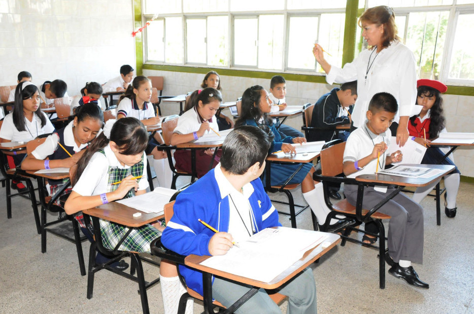 Sobre la Reforma Educativa en el estado de Nuevo León, insistimos en la necesidad de avanzar en derechos, no en restringirlos: Morena