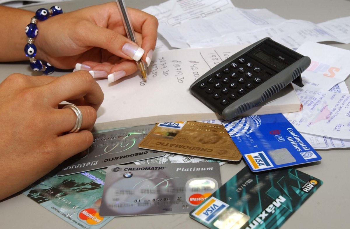 Usuarios de créditos bancarios enfrentan altos costos y bajos rendimientos: CEFP
