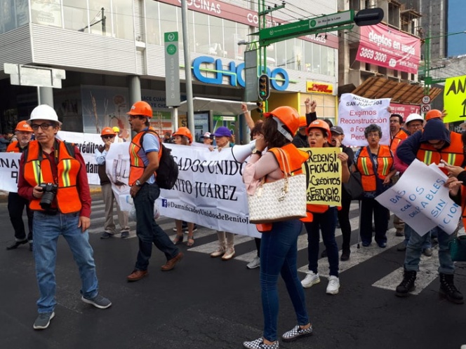 Damnificados del 19-S realizan marcha sobre Eje Central