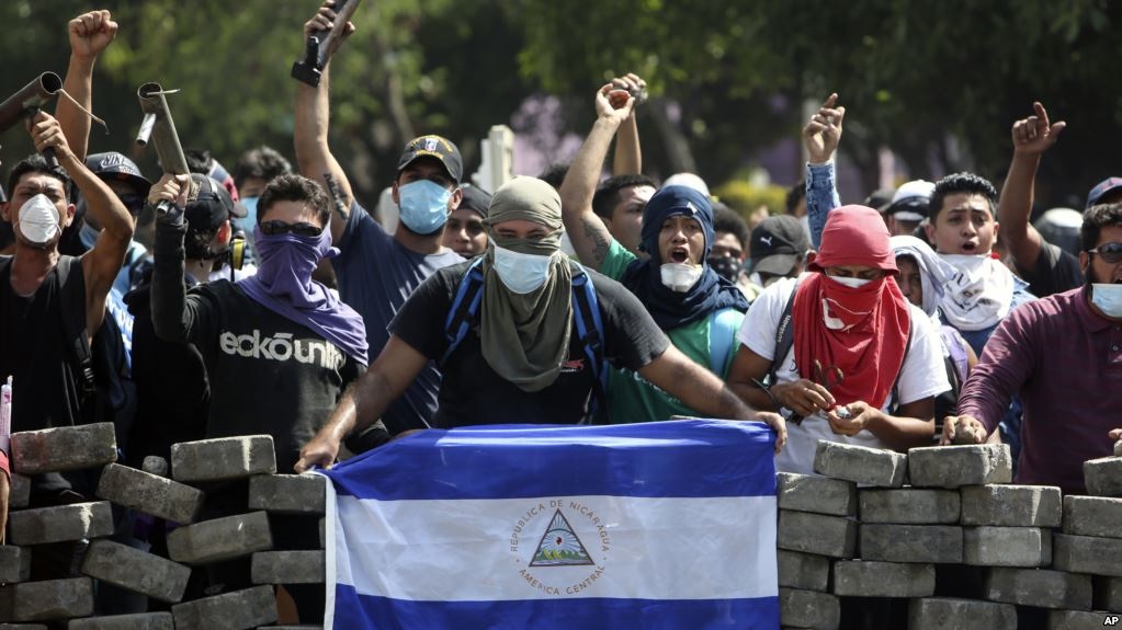 EN REDONDO: Insurrección y represión en Nicaragua