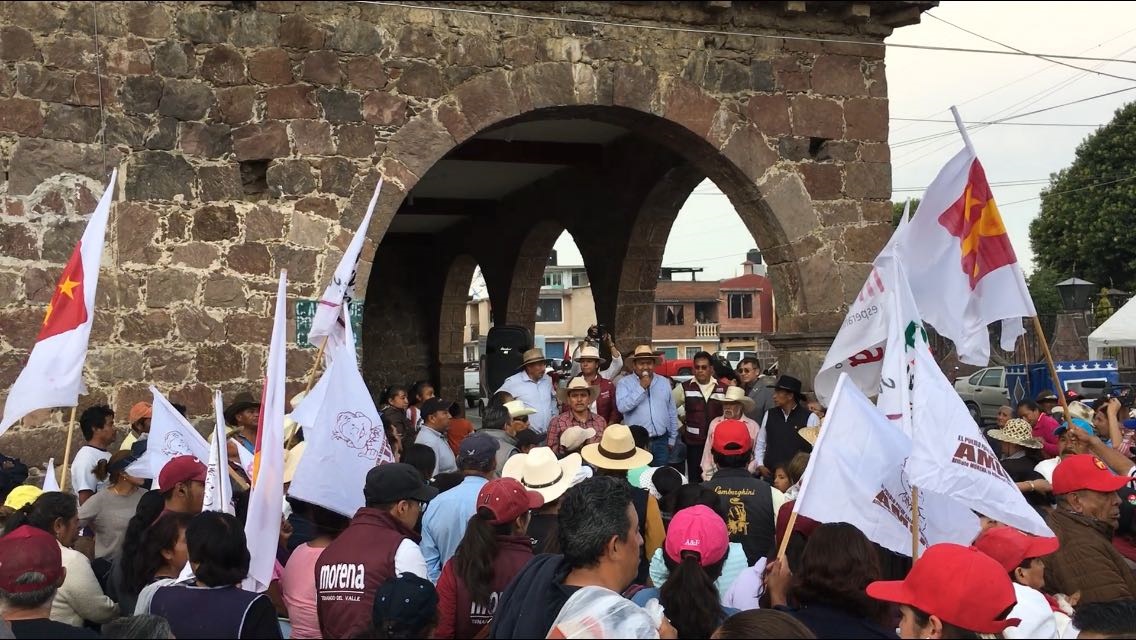 Pablo Iván recorre San Bartolomé Atlatlahuca para promover su campaña