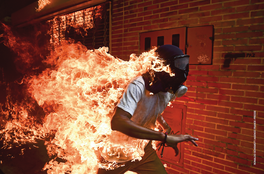 La imágen del World Press Photo 2018 que alertó al mundo sobre la crisis en Venezuela