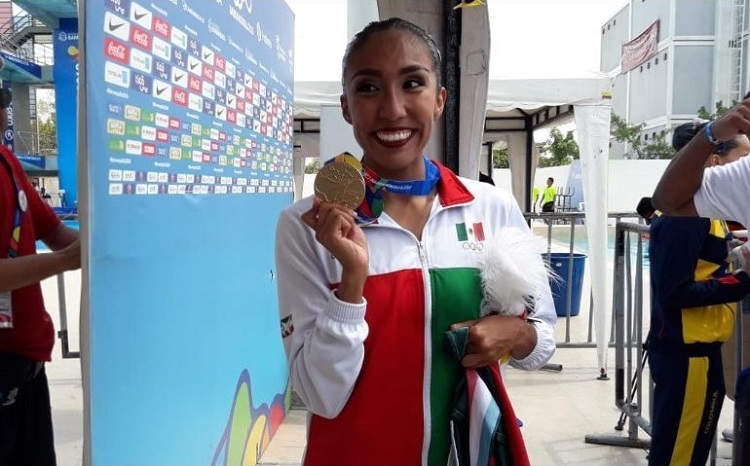 Joana Jiménez gana presea de oro en nado artístico