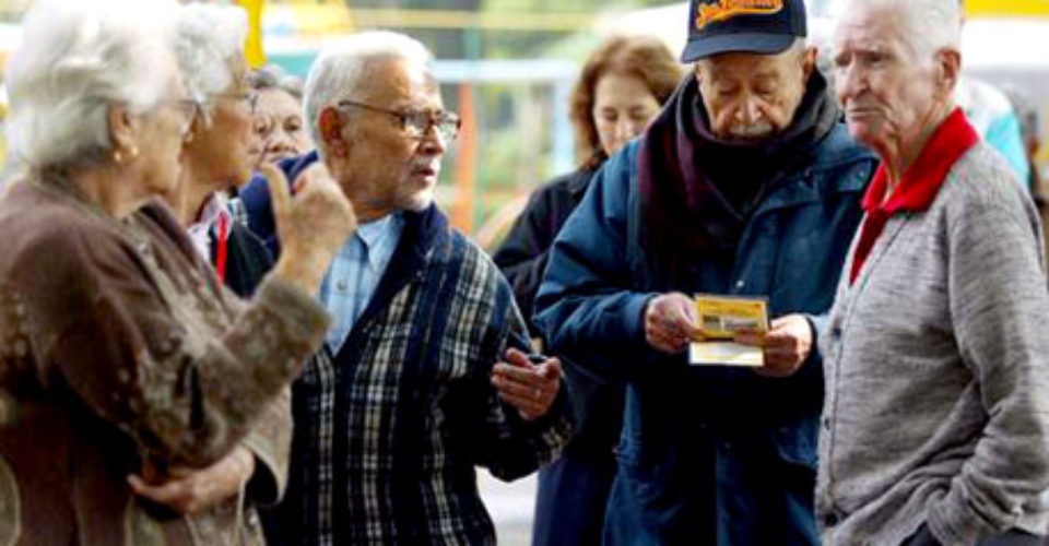 Urgen diputados garantizar pensiones de adultos mayores  y evitar cobros fraudulentos
