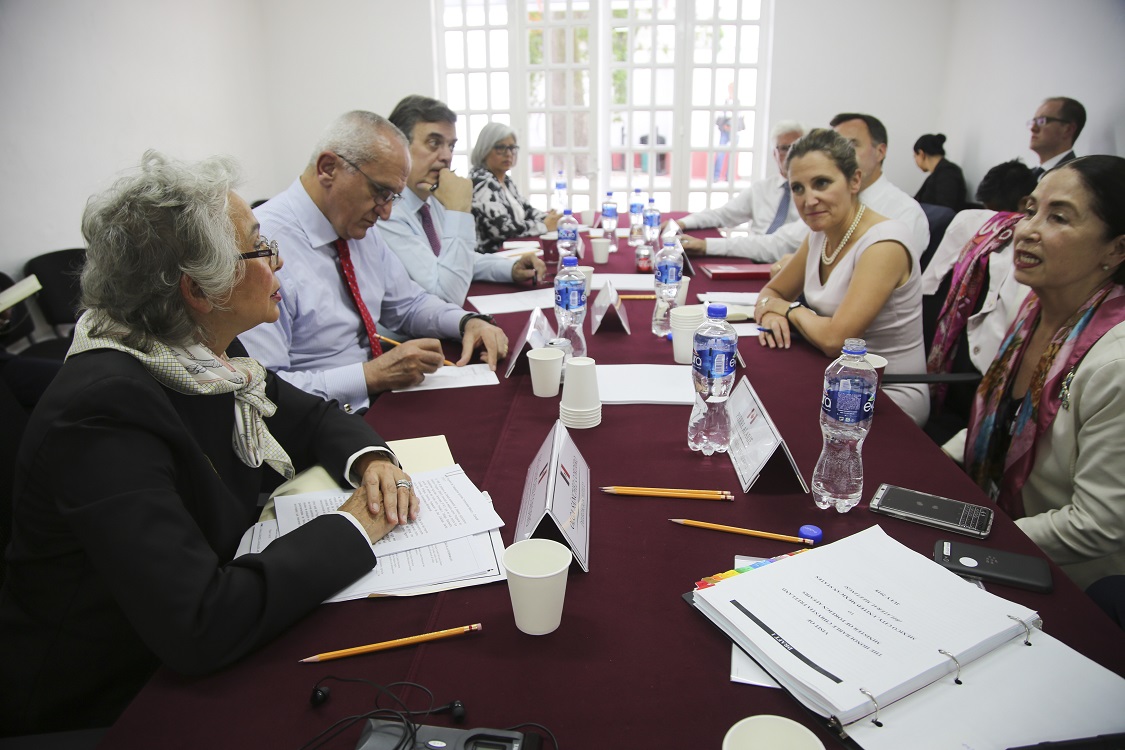 Recibe Andrés Manuel López Obrador a canciller canadiense Chrystal Freeland