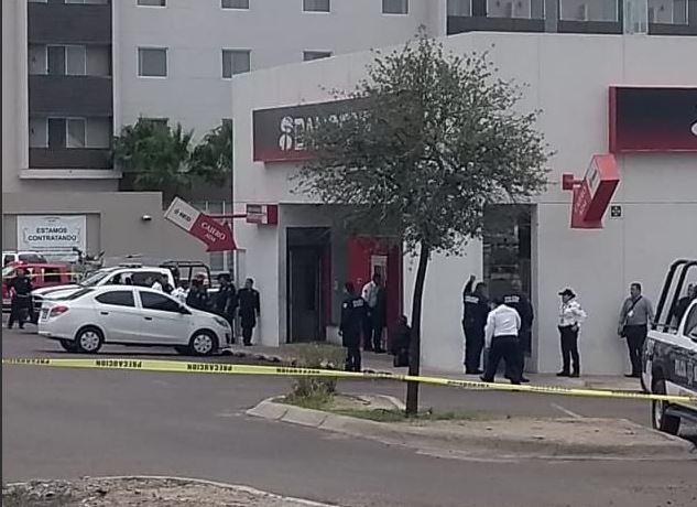 Liberan a rehenes tras intento de asalto a banco de Hermosillo, Sonora