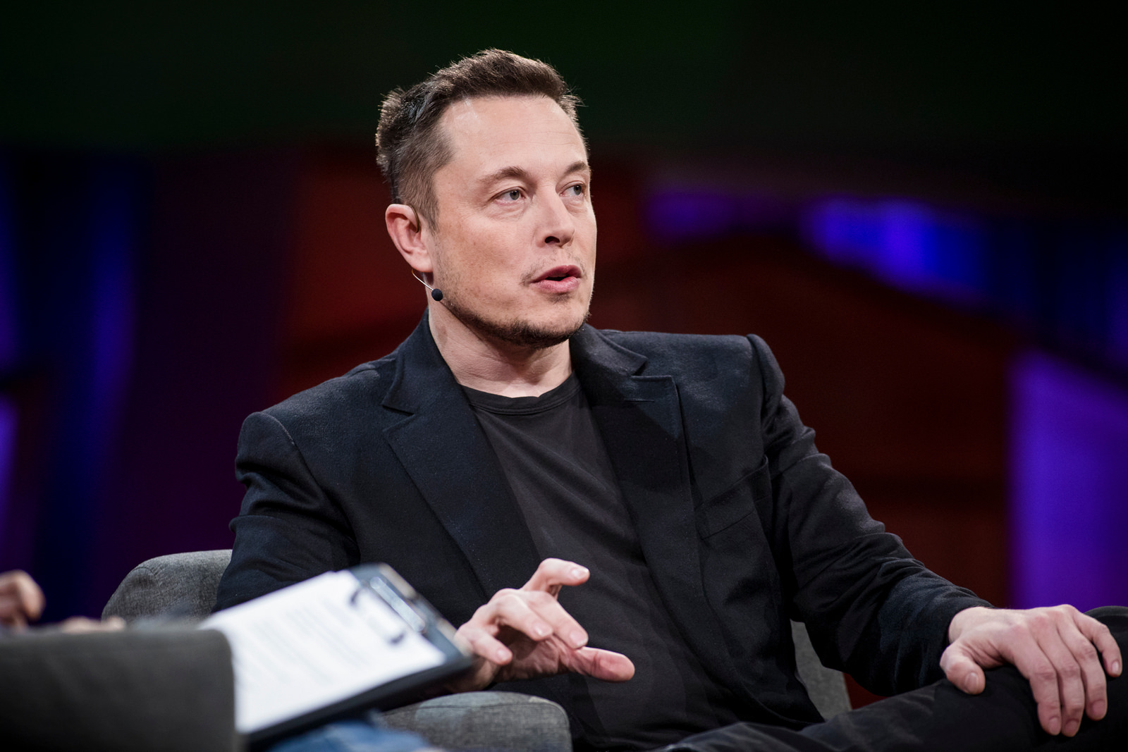 Elon Musk propone “un tunel de aire” para rescatar a los niños tailandeses