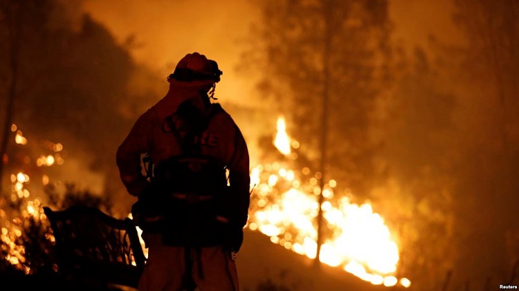 Asciende a cinco el número de muertos tras incendio en California