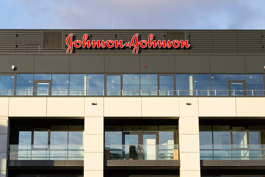 Johnson & Johnson deberá pagar 4 mil 700 mdd por 22 casos de cáncer