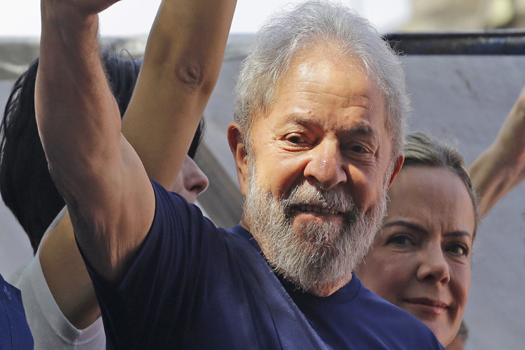 Lula continua fuerte como candidato pese a cumplir 100 días en la cárcel