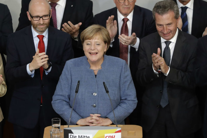 Angela Merkel felicita a López Obrador; propone pronta reunión