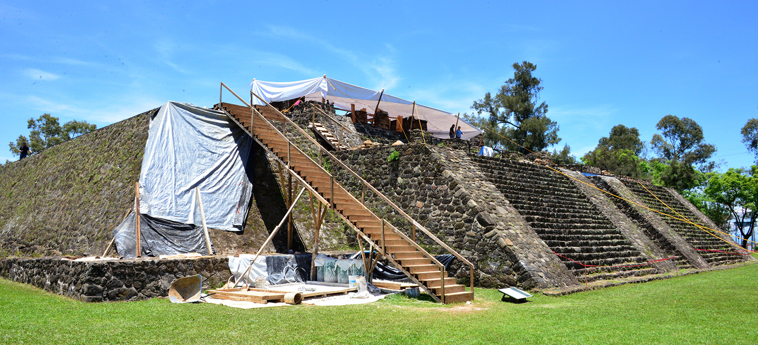 Descubren restos de un templo dentro de una pirámide en Morelos