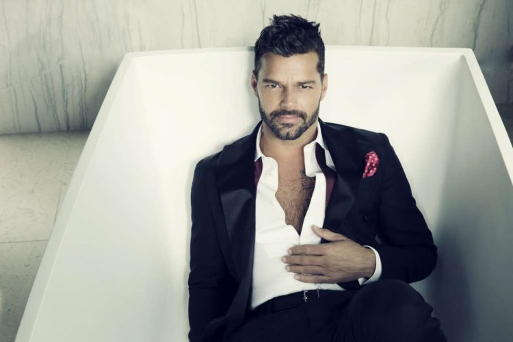 “Los miserables” en la búsqueda de Ricky Martin