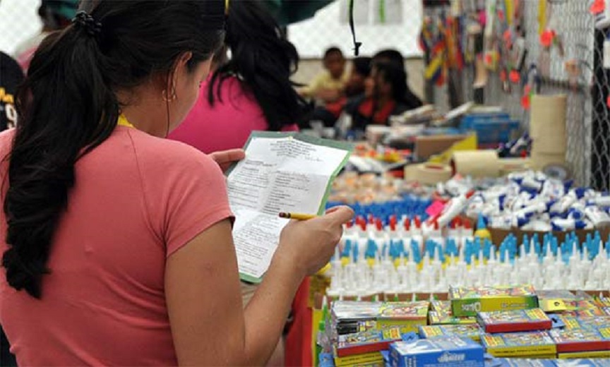 Piden legisladores mayor supervisión en precios de uniformes y útiles escolares