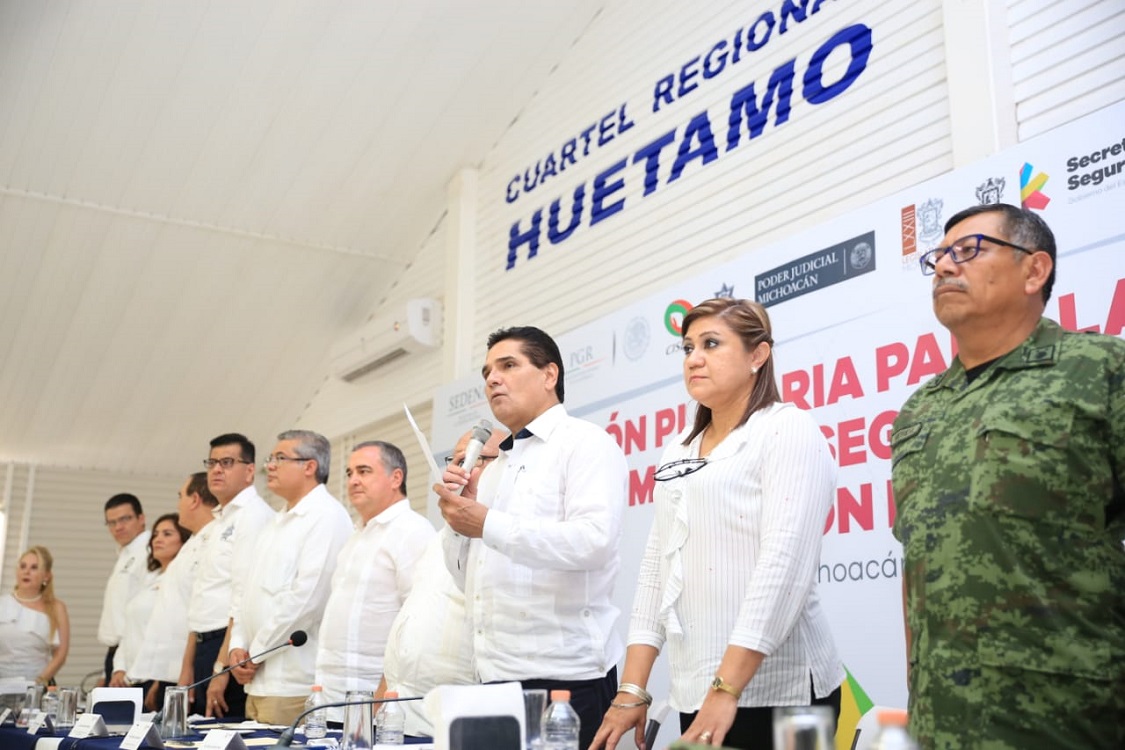 Instala Silvano Aureoles mesa de Seguridad y Justicia de la región Huetamo