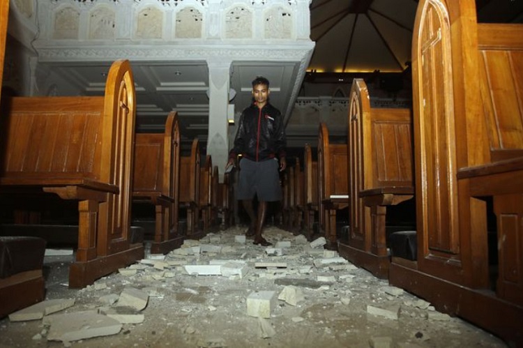 Asciende a 387 los muertos tras sismo en la isla Lombok