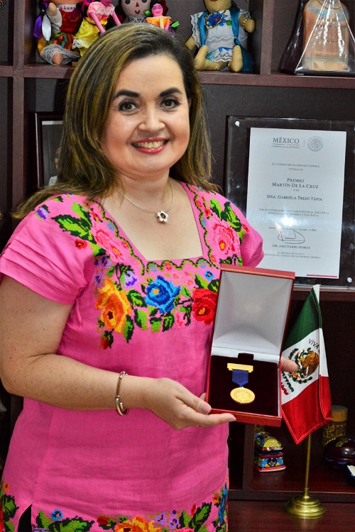 Premian a investigadora del IPN por sus avances en medicina tradicional mexicana