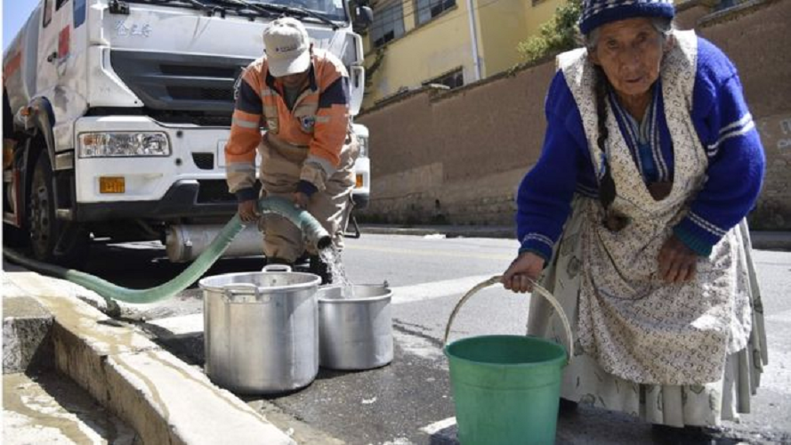 2 mil 100 millones de personas viven sin agua potable en sus hogares, ONU
