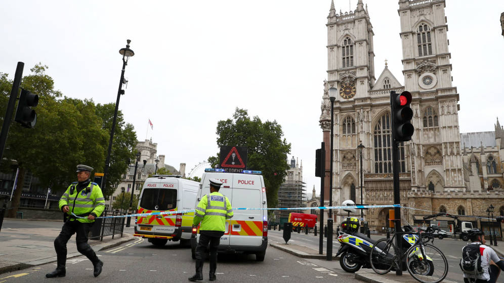 Clasifican como acto terrorista el choque contra el Parlamento en Londres