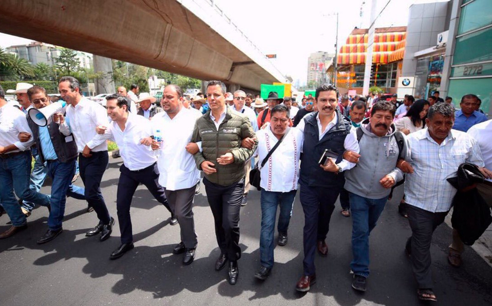 Oaxaca se opone a la ampliación de la Denominación de Origen del Mezcal; se manifiestan frente al IMPI
