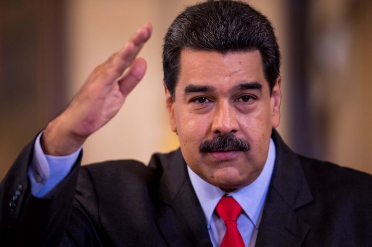 En Venezuela, Maduro sube 35 veces el valor del salario mínimo