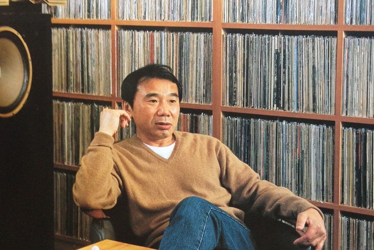 Haruki Murakami se estrena como DJ y locutor de radio