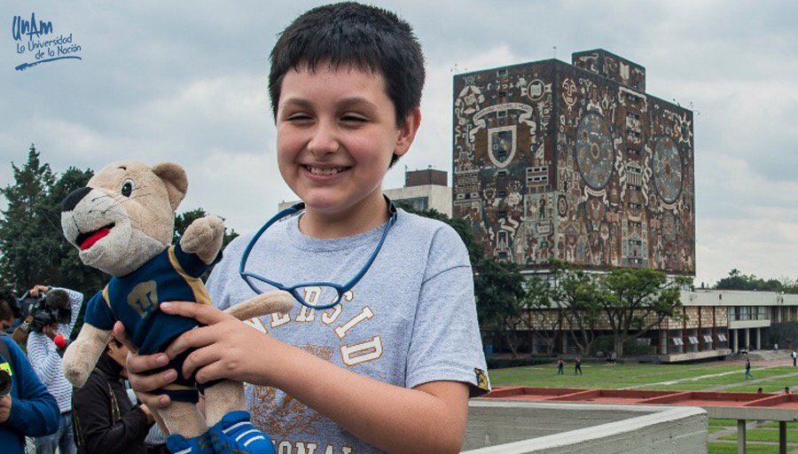 ‘Niño genio’ de la UNAM pide a AMLO no repetir los errores del pasado