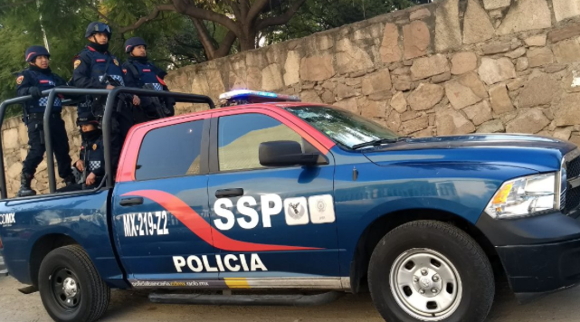 Quisieron robar casa en Bosques de las Lomas y los capturan