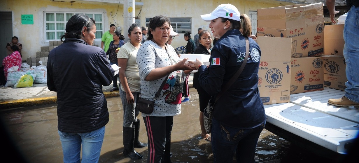 Reciben familias afectadas por desbordamiento del Río Lerma más de 20 mil apoyos en materia de salud y víveres