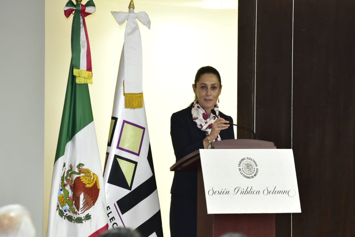 Claudia Sheinbaum recibe su constancia como jefa de Gobierno de la CDMX