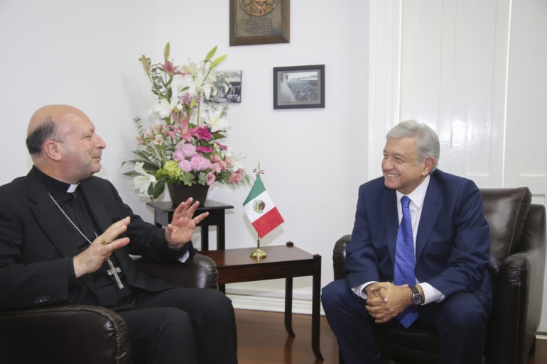 Recibe López Obrador la visita de embajadores de Rusia y El Vaticano