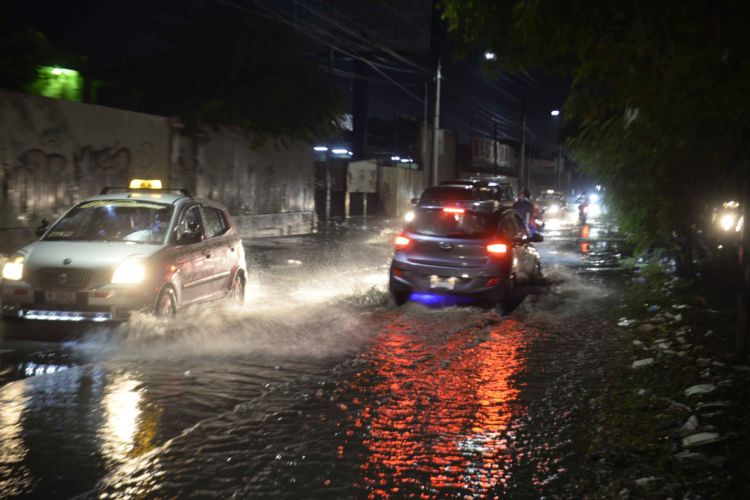 Continuarán fuertes lluvias vespertinas en la CDMX